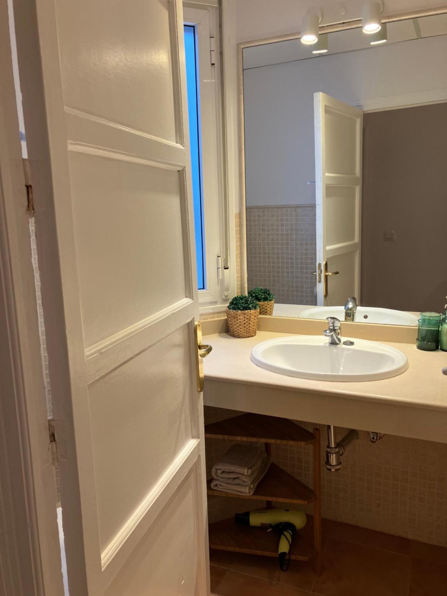 Apartamento 2 Bedroom Virgen De Begona Sevilla